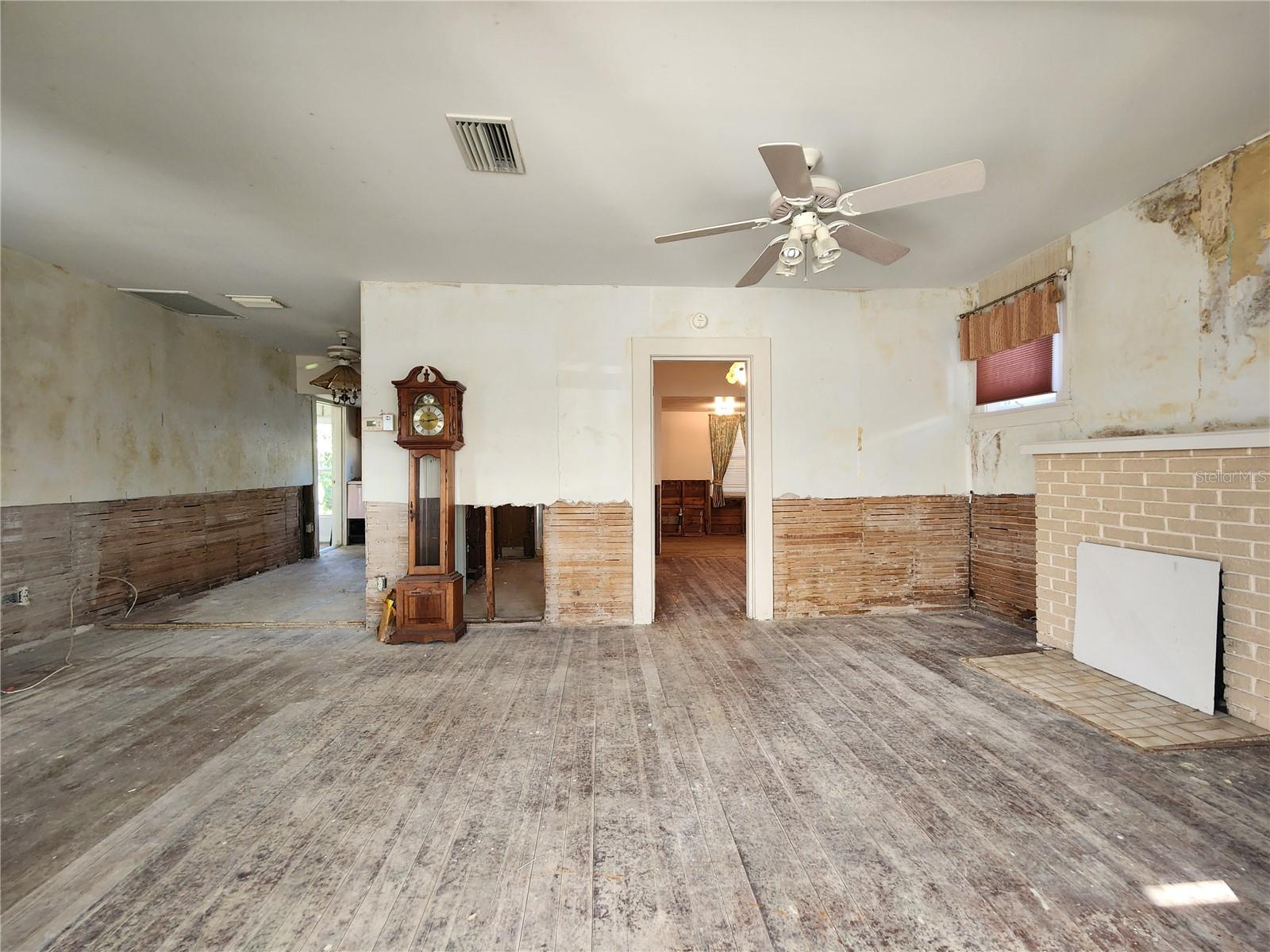 Image 13 of 49 For 12 Lafayette Street