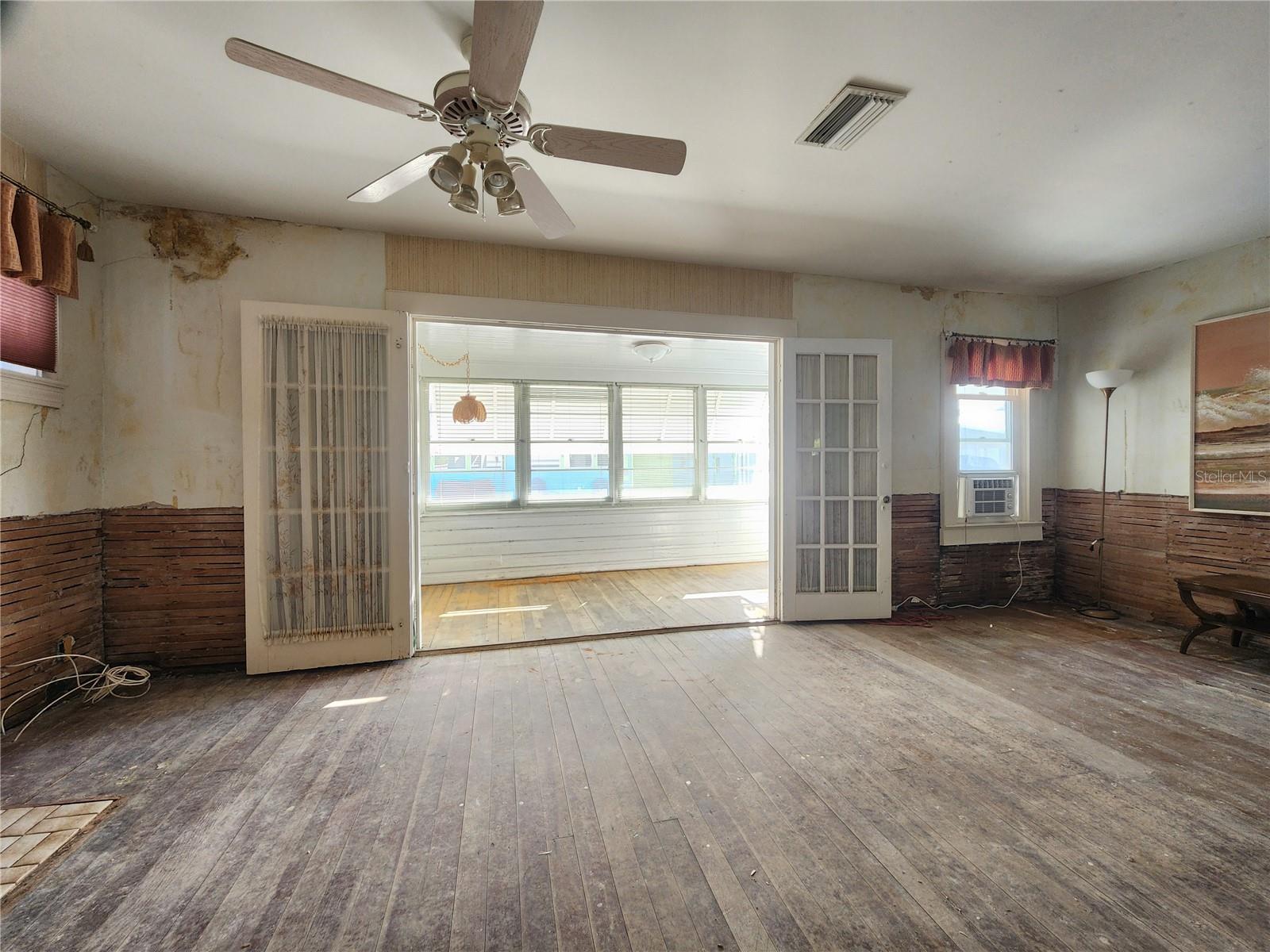 Image 14 of 49 For 12 Lafayette Street