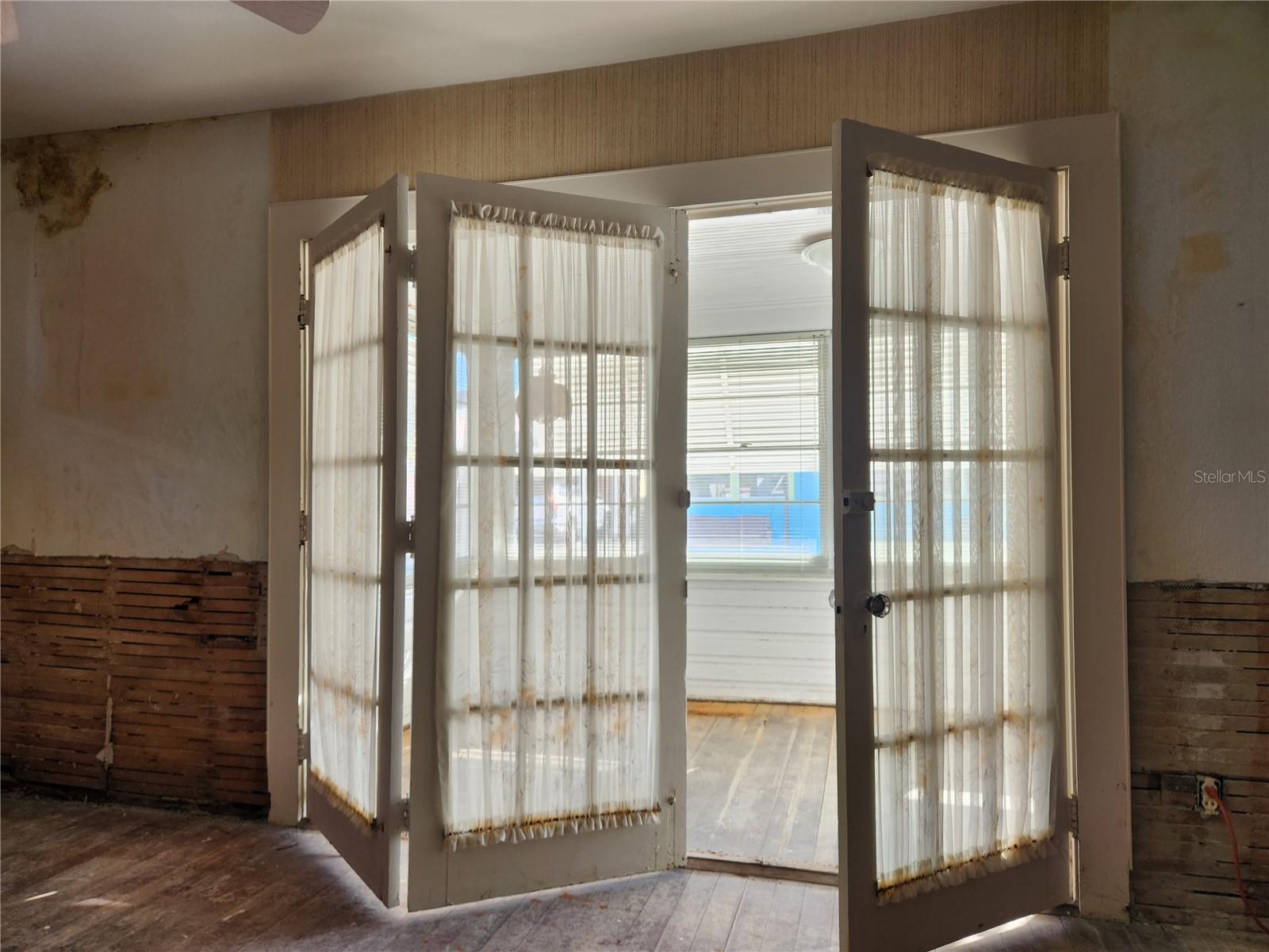 Image 9 of 49 For 12 Lafayette Street