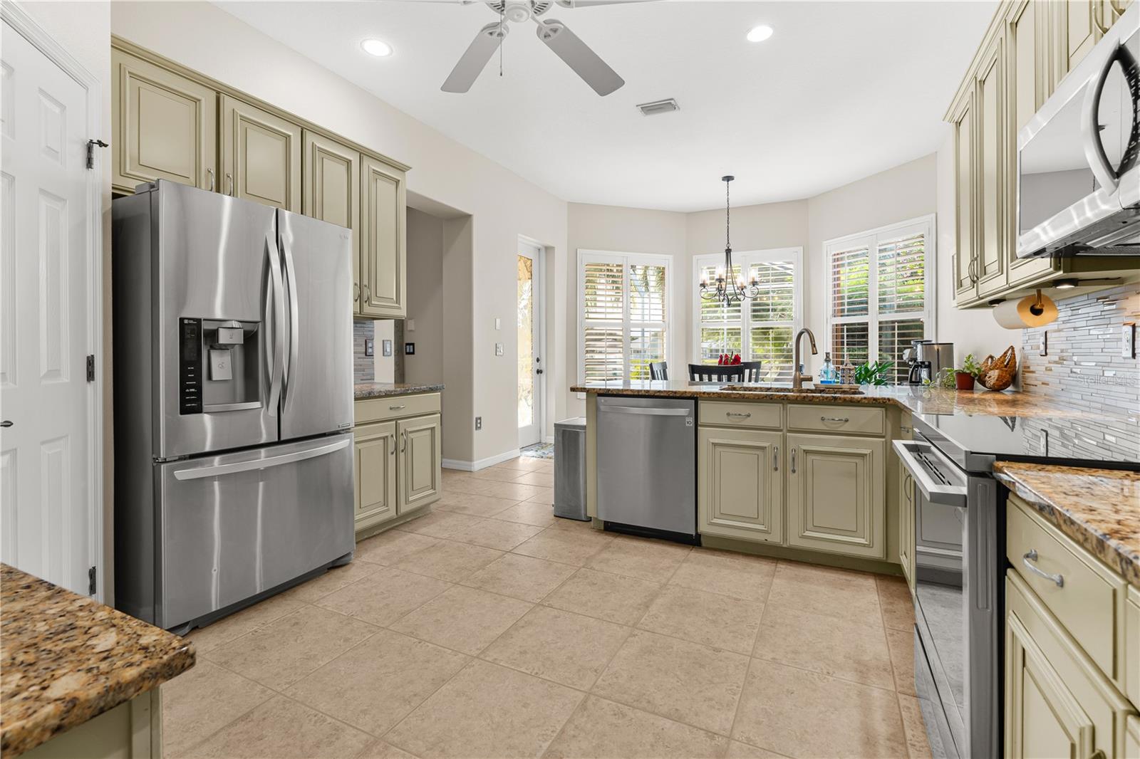 Image 16 of 39 For 11311 30th Cove E