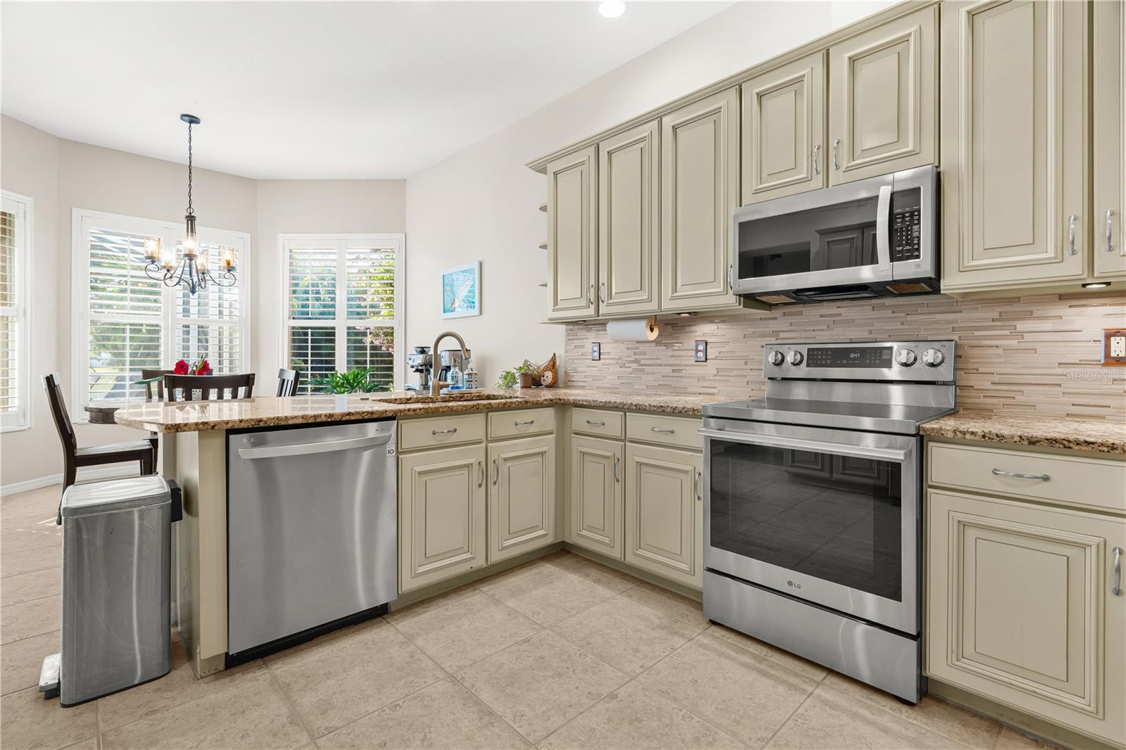 Image 18 of 39 For 11311 30th Cove E