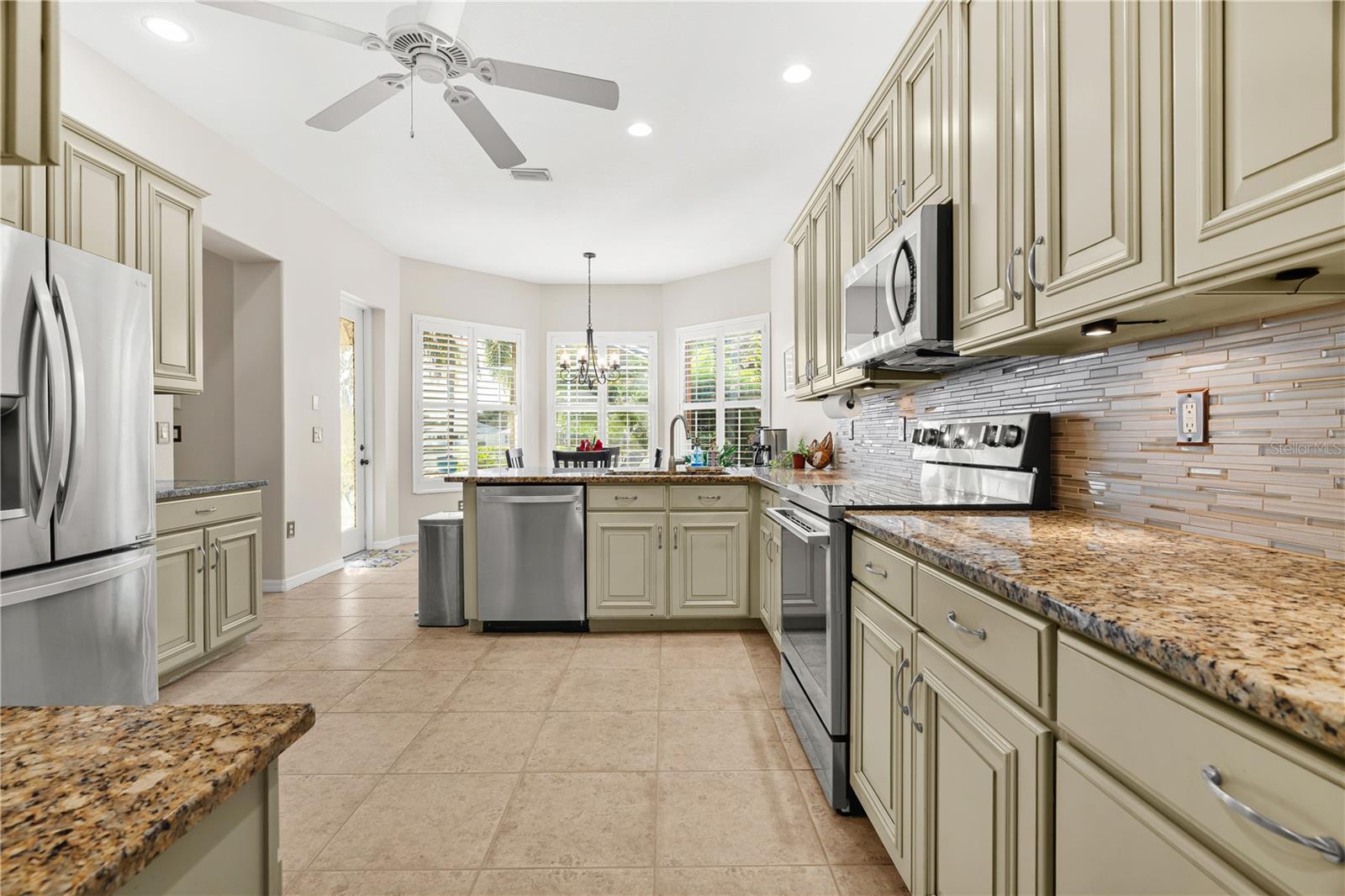 Image 3 of 39 For 11311 30th Cove E