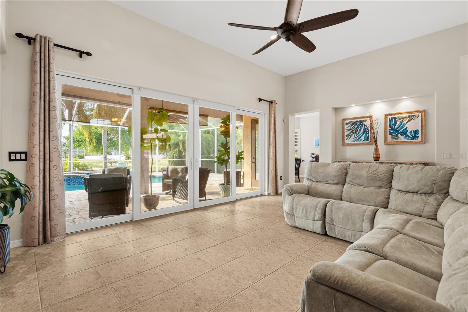 Image 7 of 39 For 11311 30th Cove E