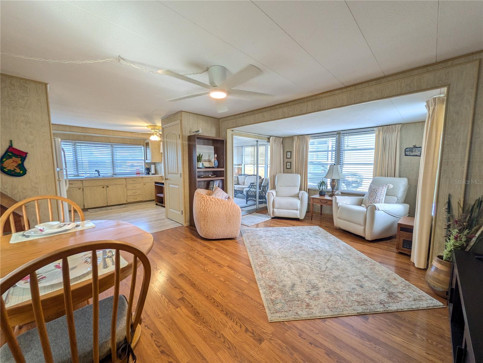 Image 12 of 20 For 215 Willow Oak Lane