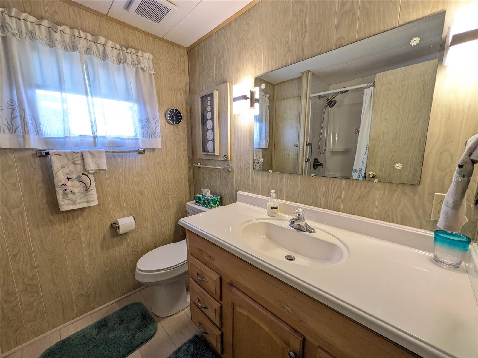 Image 17 of 20 For 215 Willow Oak Lane