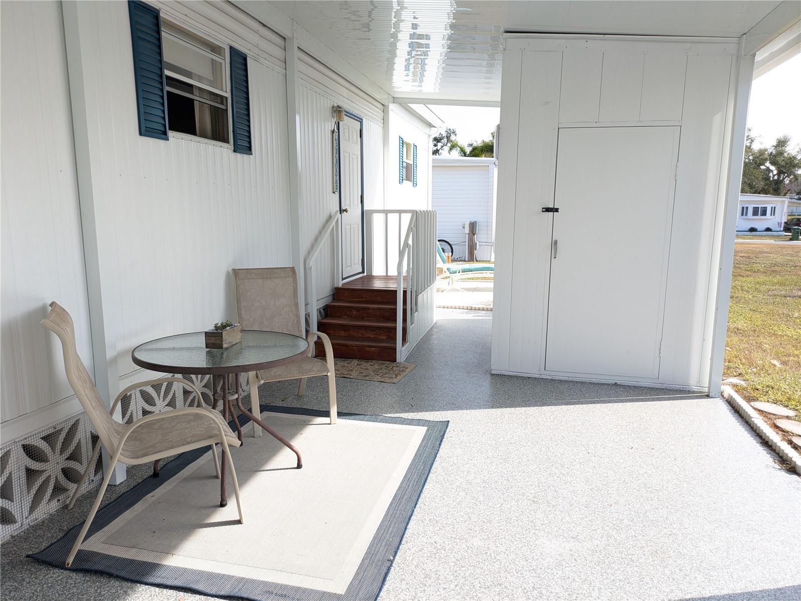 Image 3 of 20 For 215 Willow Oak Lane