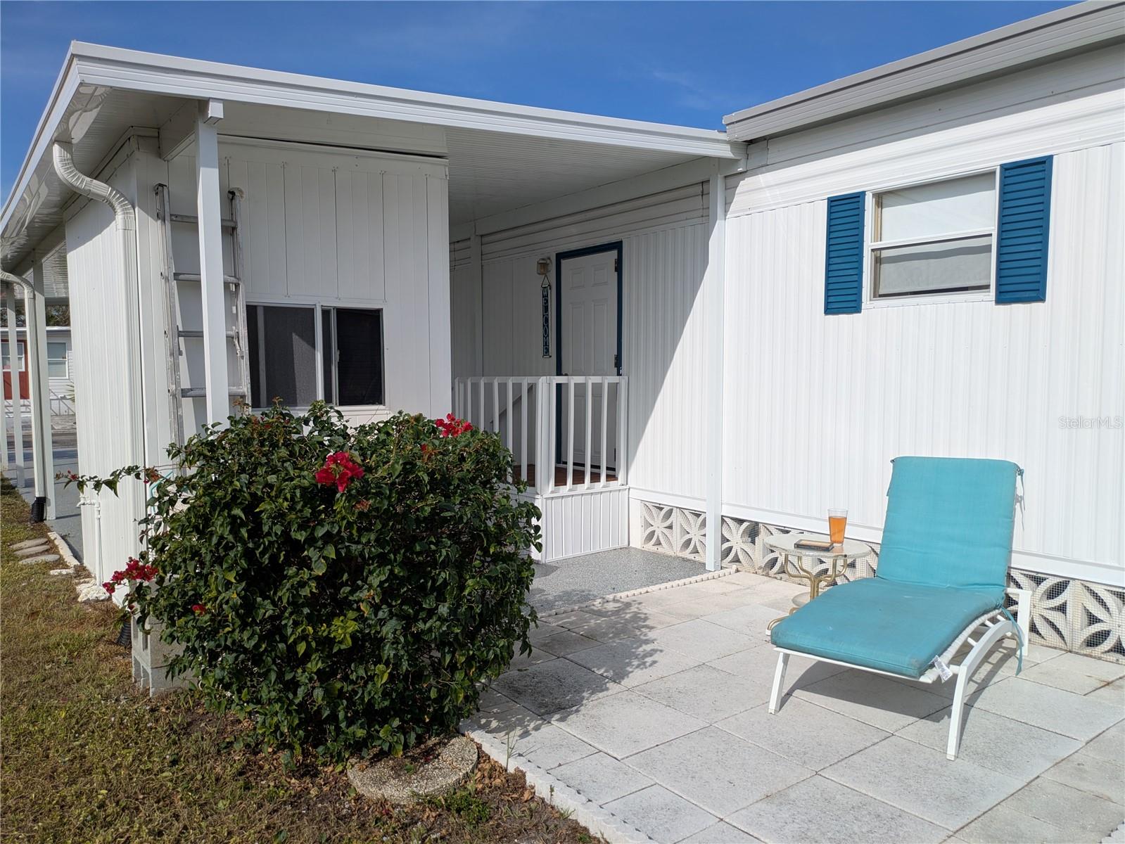 Image 4 of 20 For 215 Willow Oak Lane