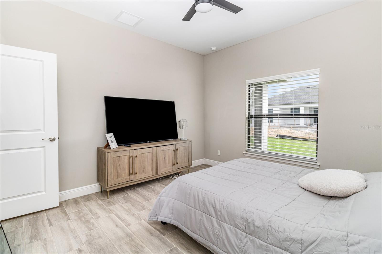 Image 16 of 25 For 2841 45th Place