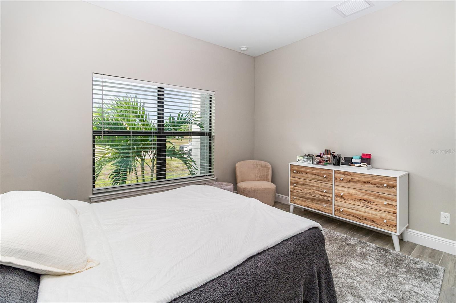 Image 18 of 25 For 2841 45th Place