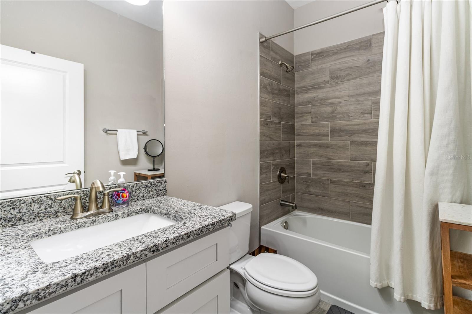 Image 22 of 25 For 2841 45th Place