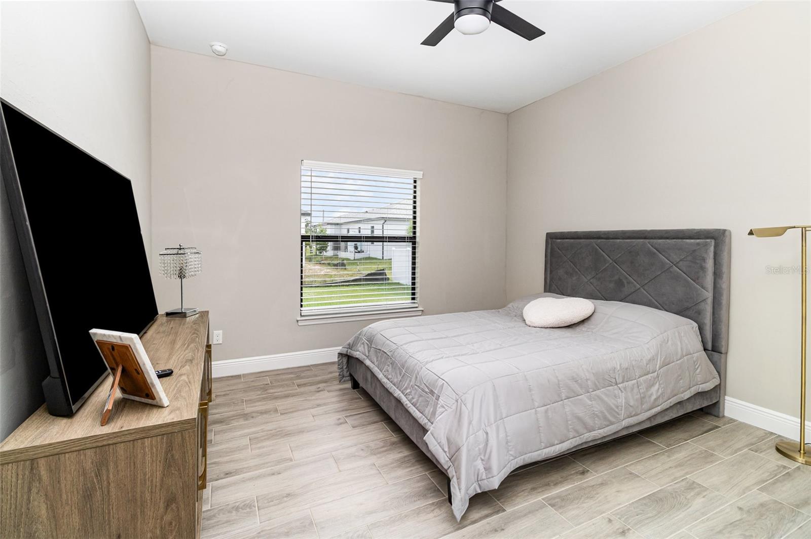 Image 5 of 25 For 2841 45th Place