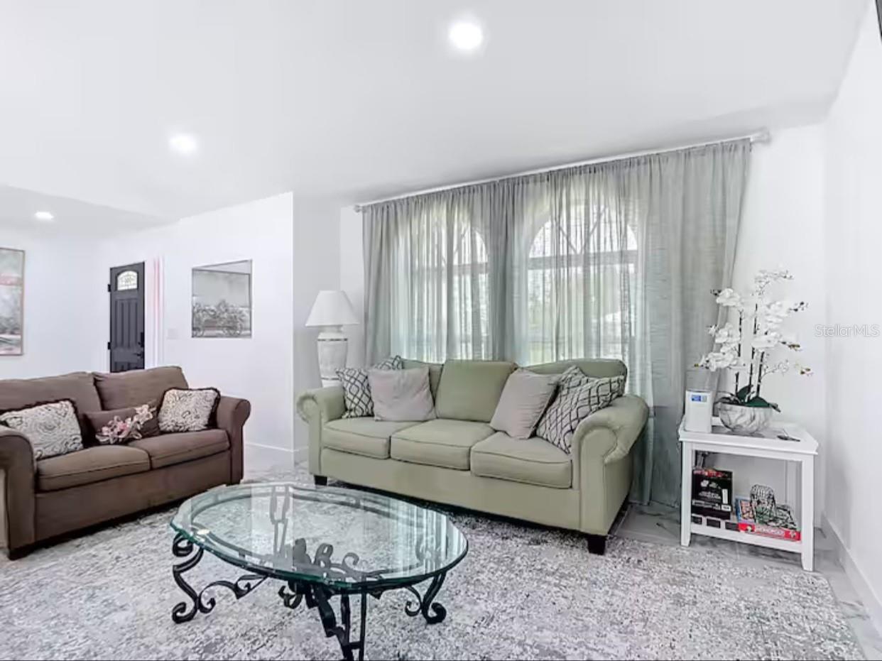 Image 4 of 21 For 9308 President Circle