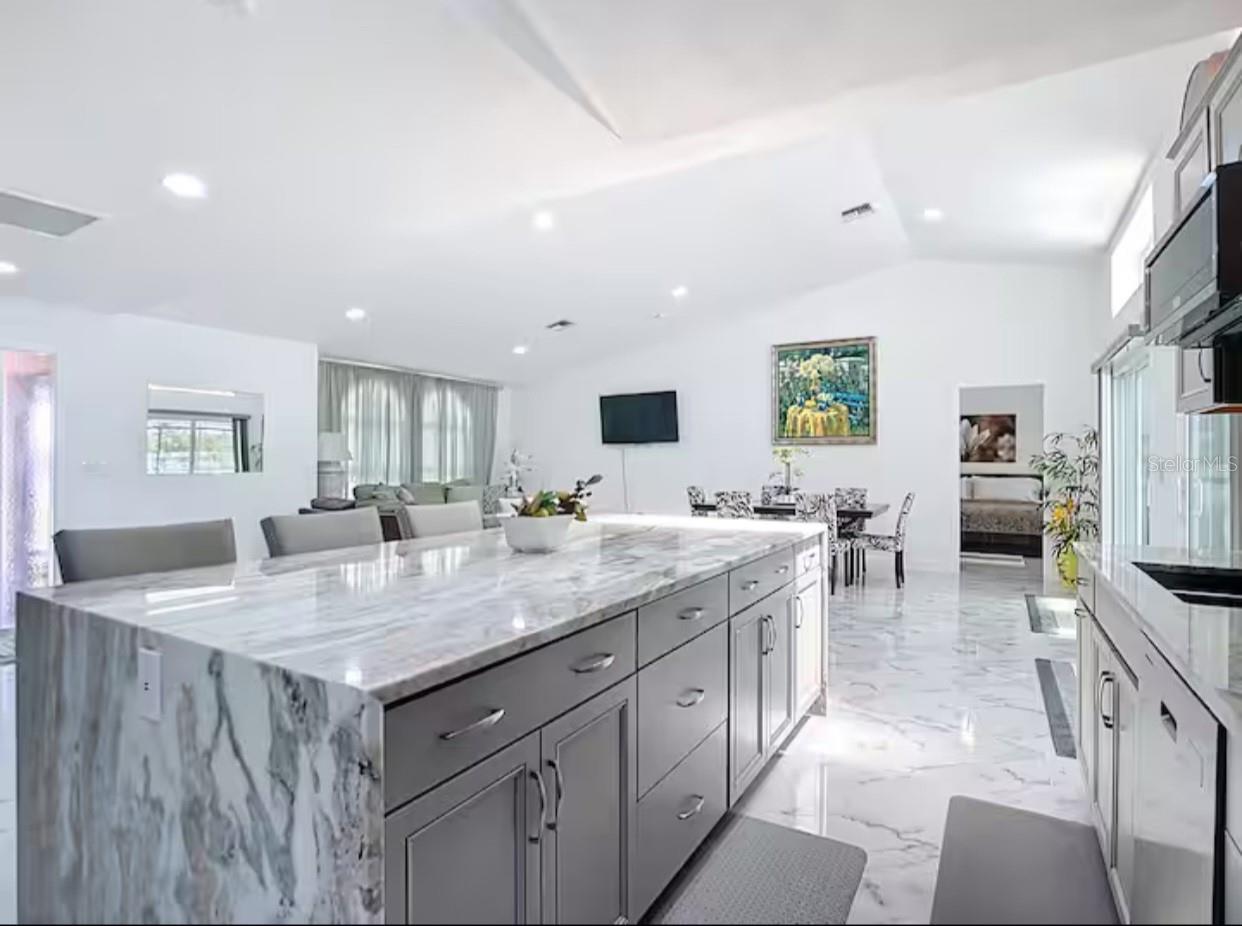 Image 6 of 21 For 9308 President Circle