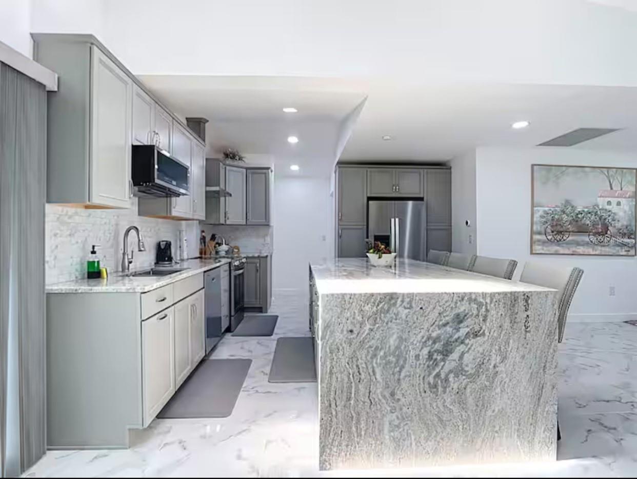 Image 7 of 21 For 9308 President Circle