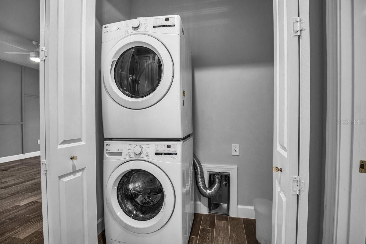 Image 18 of 61 For 17688 Northwood Place