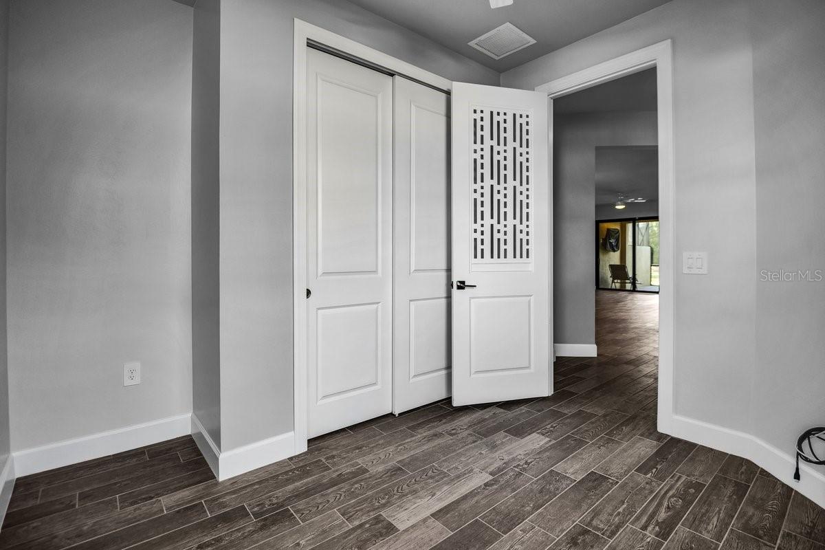 Image 23 of 61 For 17688 Northwood Place