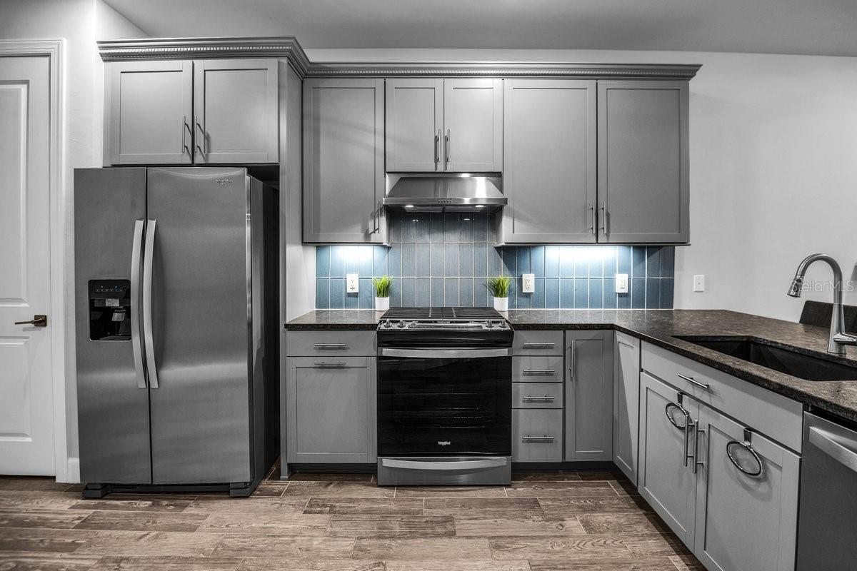 Image 6 of 61 For 17688 Northwood Place