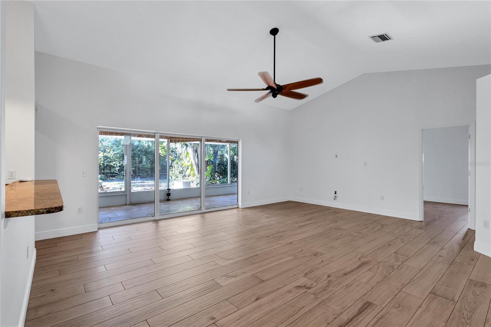 Image 10 of 41 For 4435 Diamond Circle W