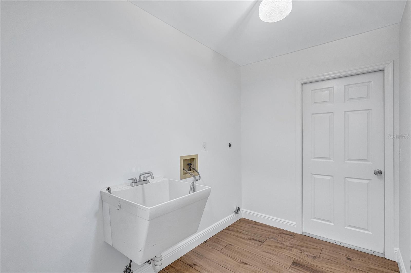 Image 29 of 41 For 4435 Diamond Circle W