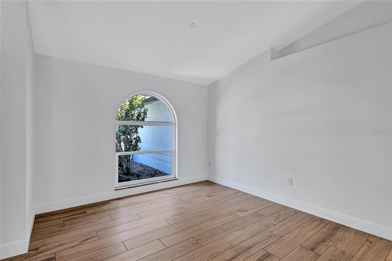 Image 8 of 41 For 4435 Diamond Circle W