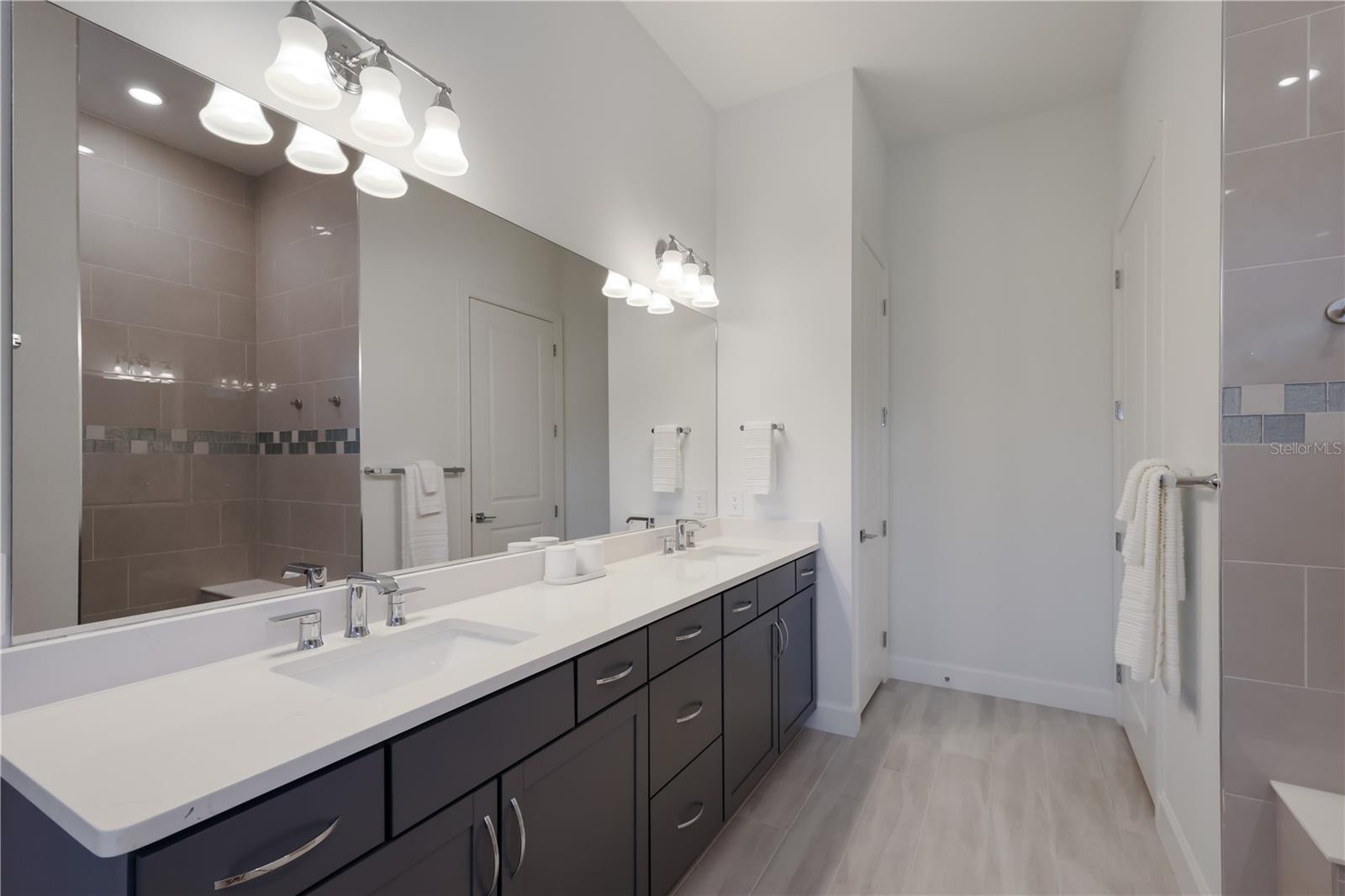 Image 26 of 99 For 18025 Northwood Place