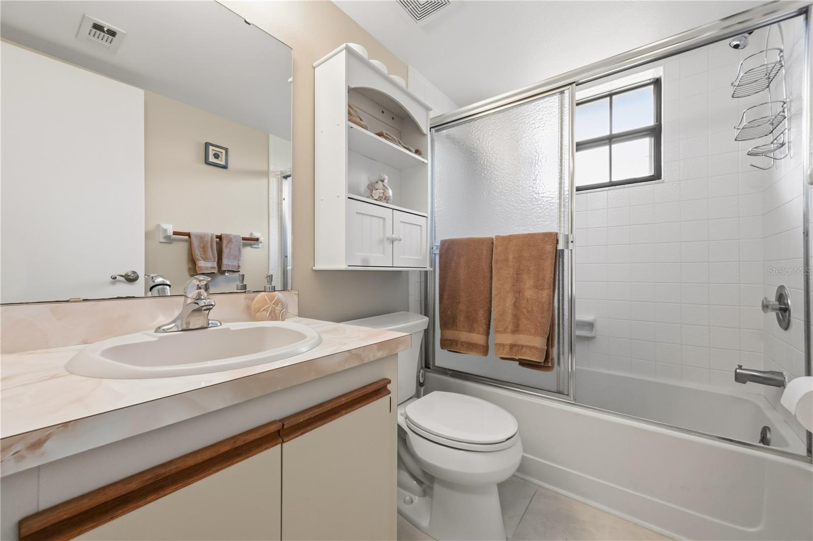 Image 11 of 56 For 19505 Quesada Avenue F202