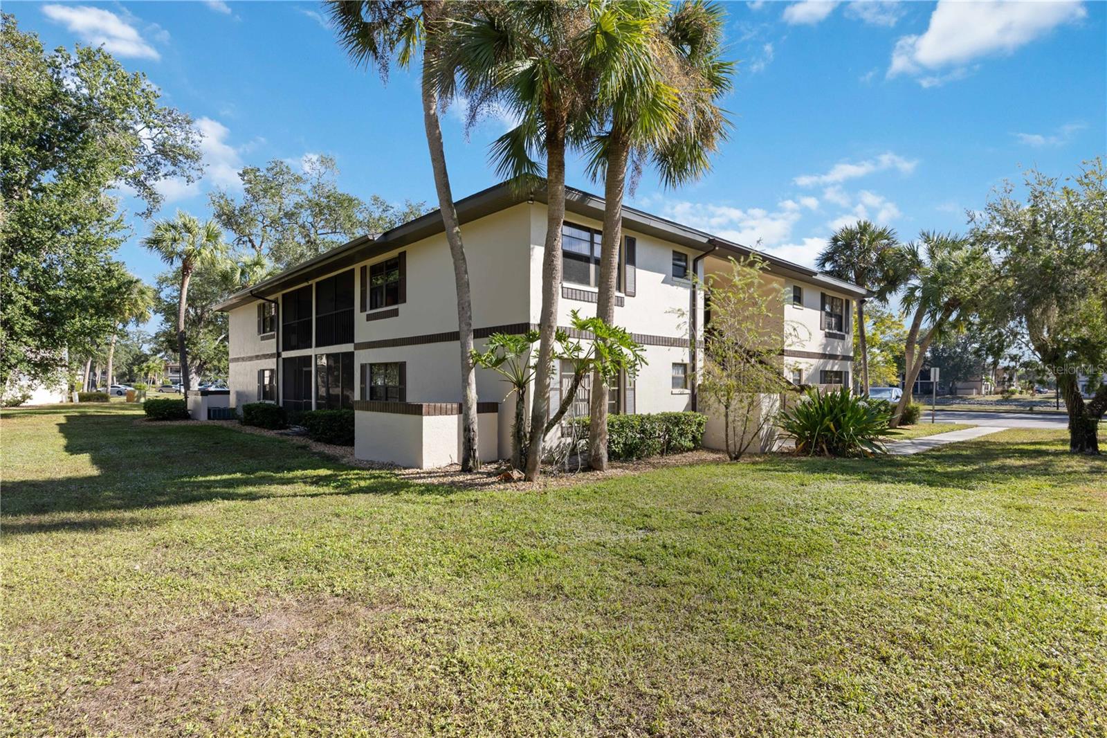 Image 40 of 56 For 19505 Quesada Avenue F202