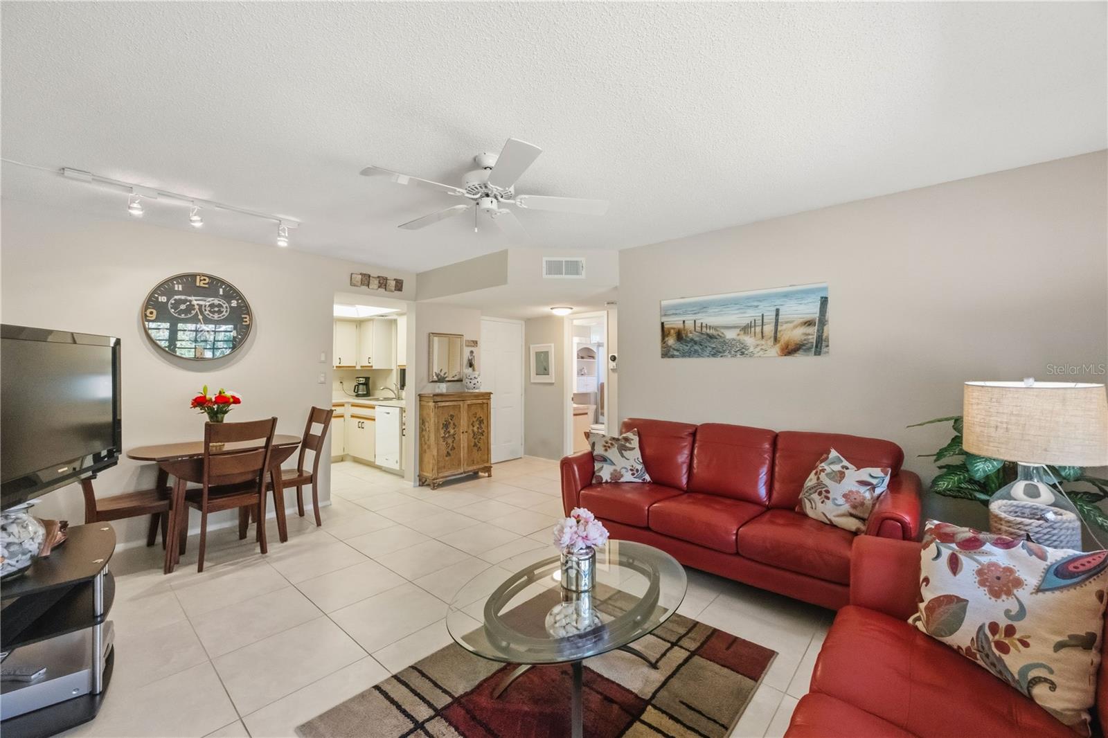 Image 7 of 56 For 19505 Quesada Avenue F202