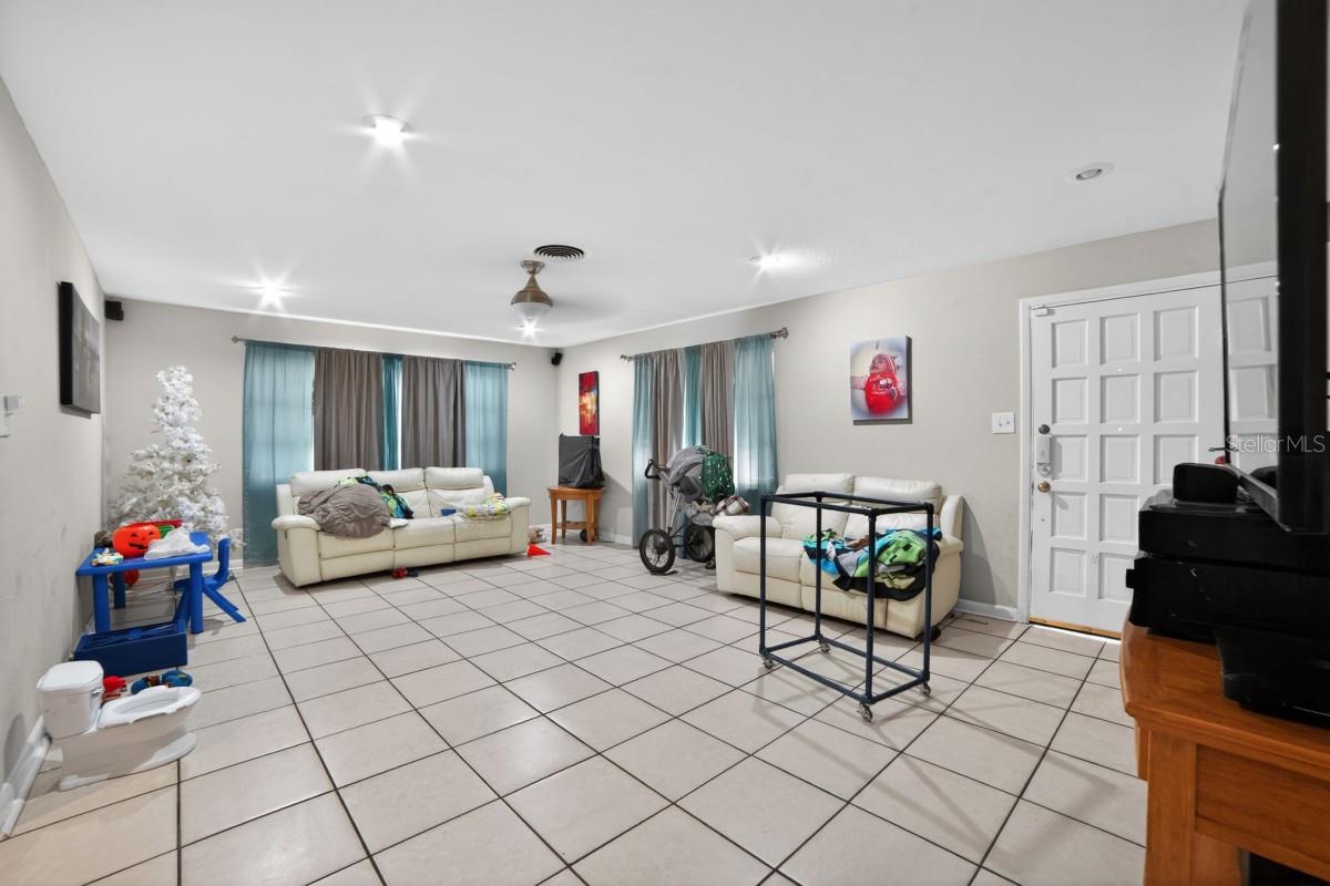 Image 5 of 32 For 970 Lila Street