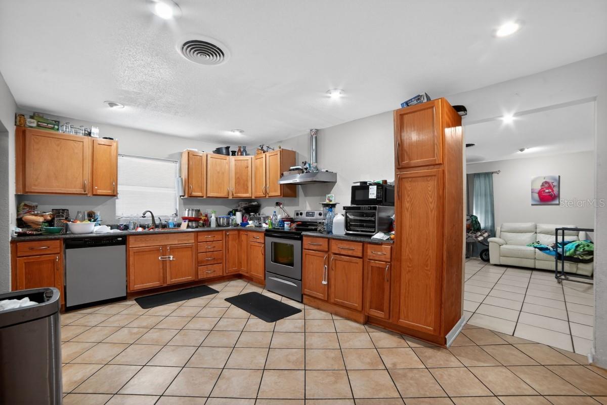 Image 9 of 32 For 970 Lila Street