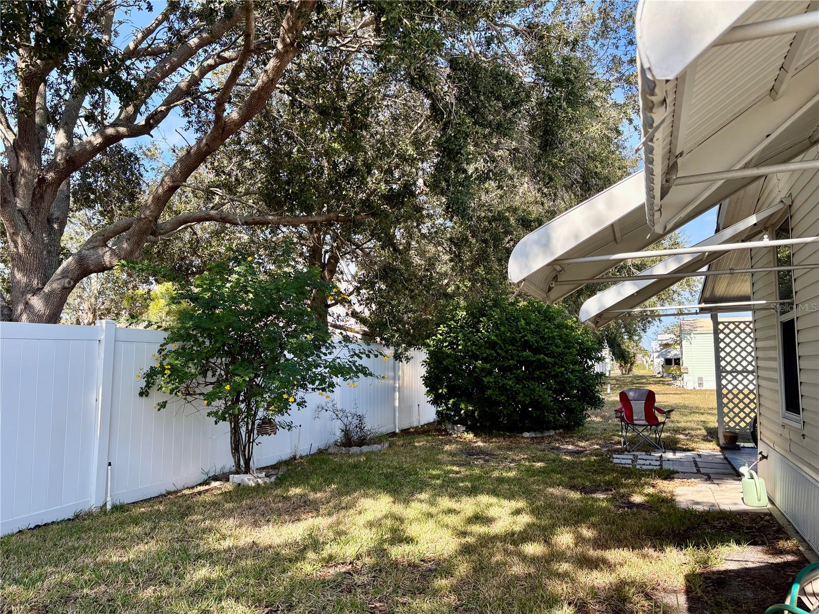 Image 5 of 34 For 5707 45th Street E 193