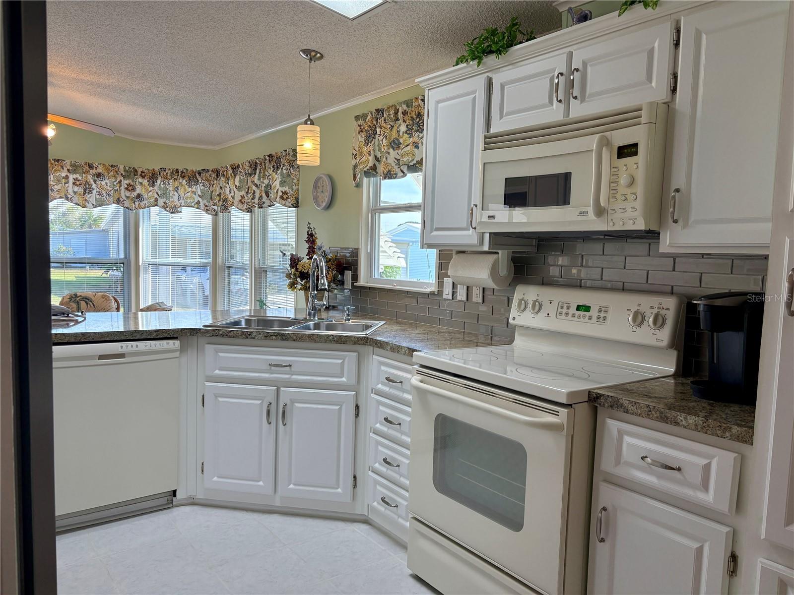 Image 9 of 34 For 5707 45th Street E 193