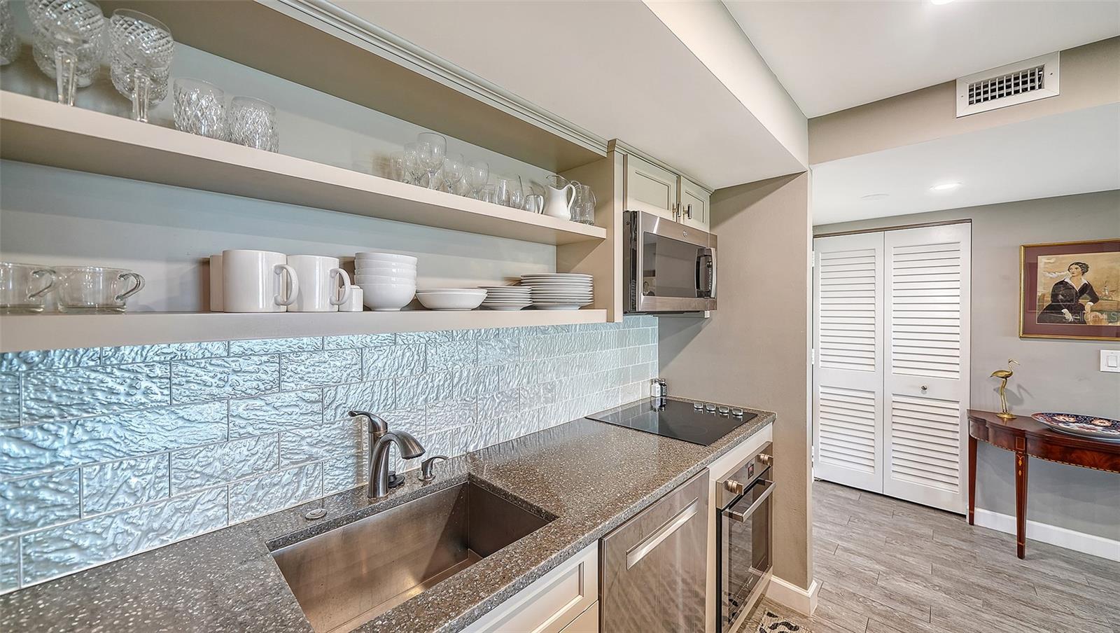 Image 19 of 73 For 707 Gulfstream Avenue 505