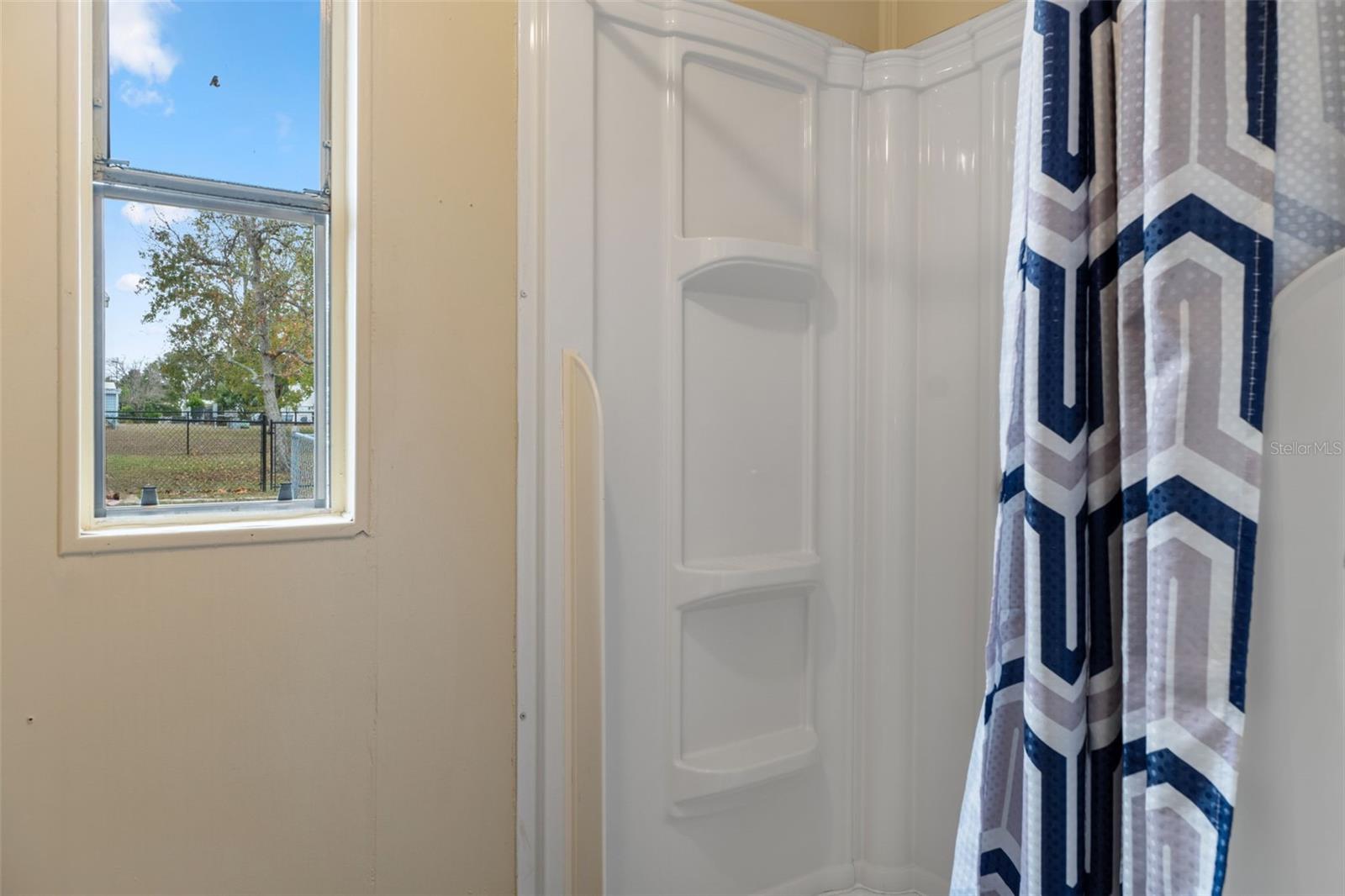 Image 18 of 31 For 14040 Brookridge Boulevard