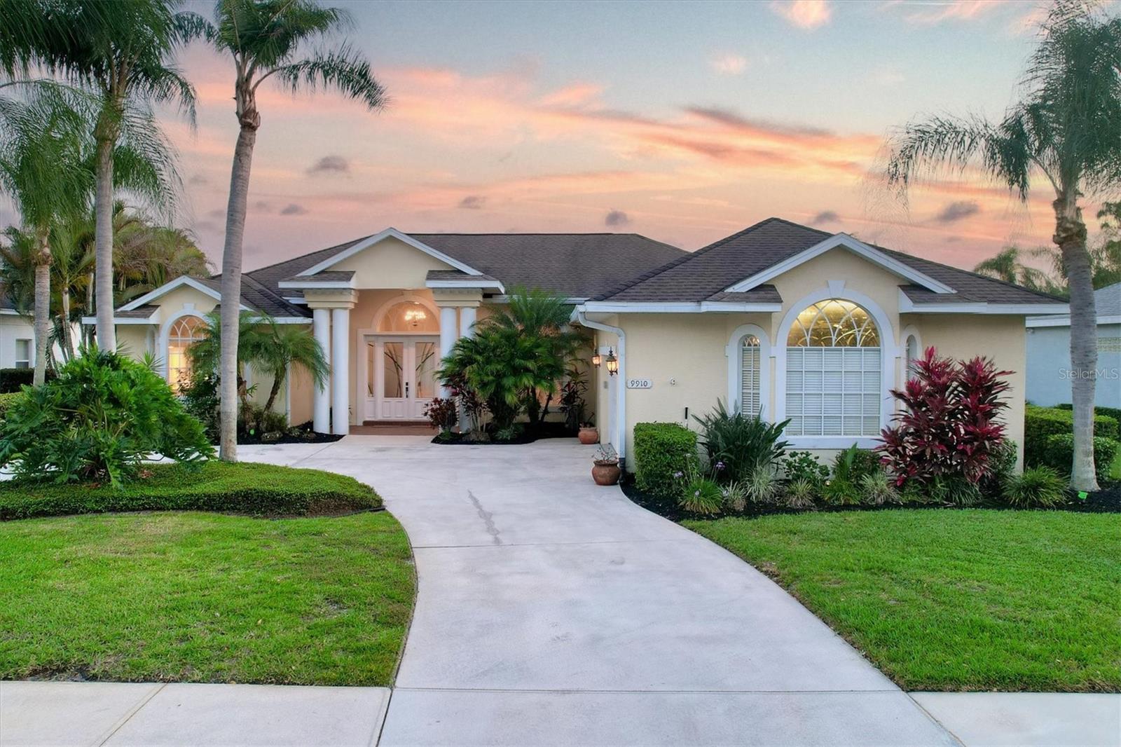 Image 4 of 37 For 9910 Laurel Valley Avenue Circle