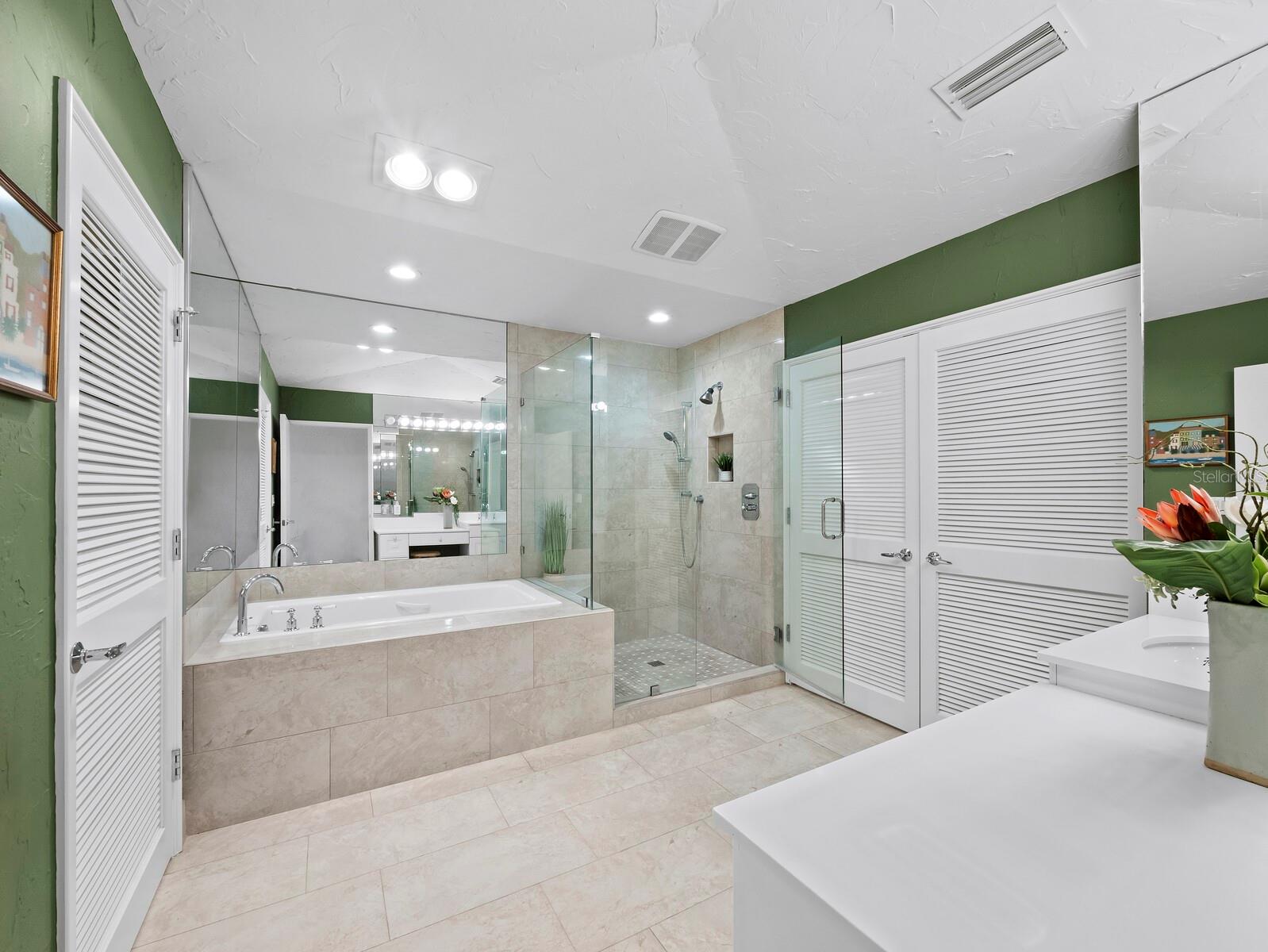 Image 12 of 55 For 3040 Grand Bay Boulevard 234