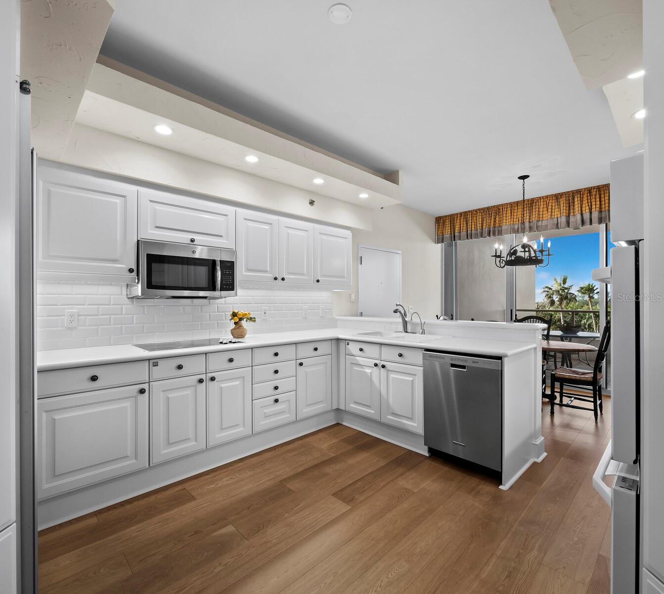 Image 18 of 55 For 3040 Grand Bay Boulevard 234