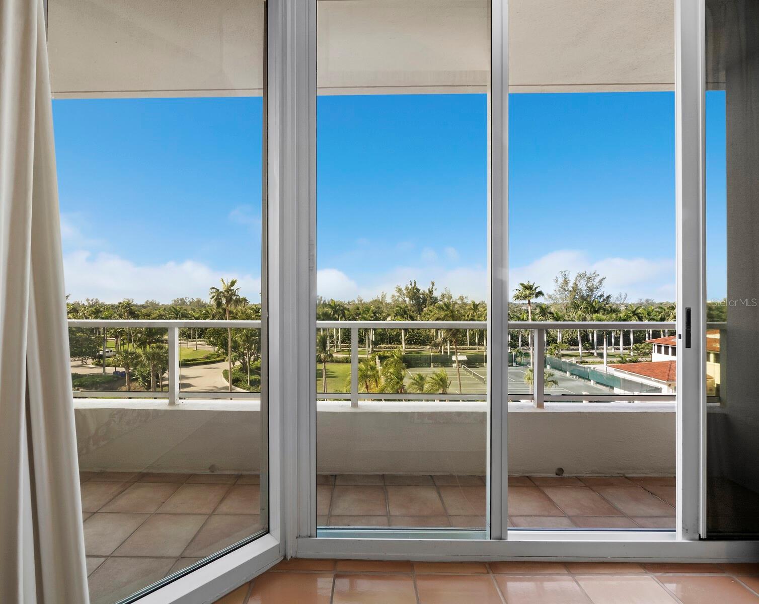 Image 23 of 55 For 3040 Grand Bay Boulevard 234