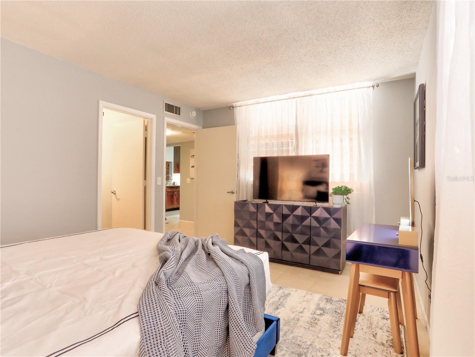 Image 27 of 51 For 133 Wild Palm Drive 133