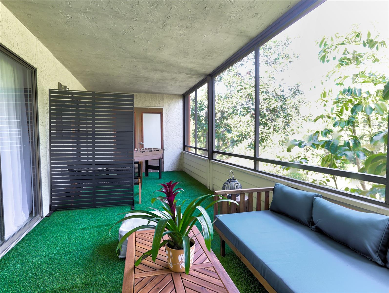 Image 33 of 51 For 133 Wild Palm Drive 133