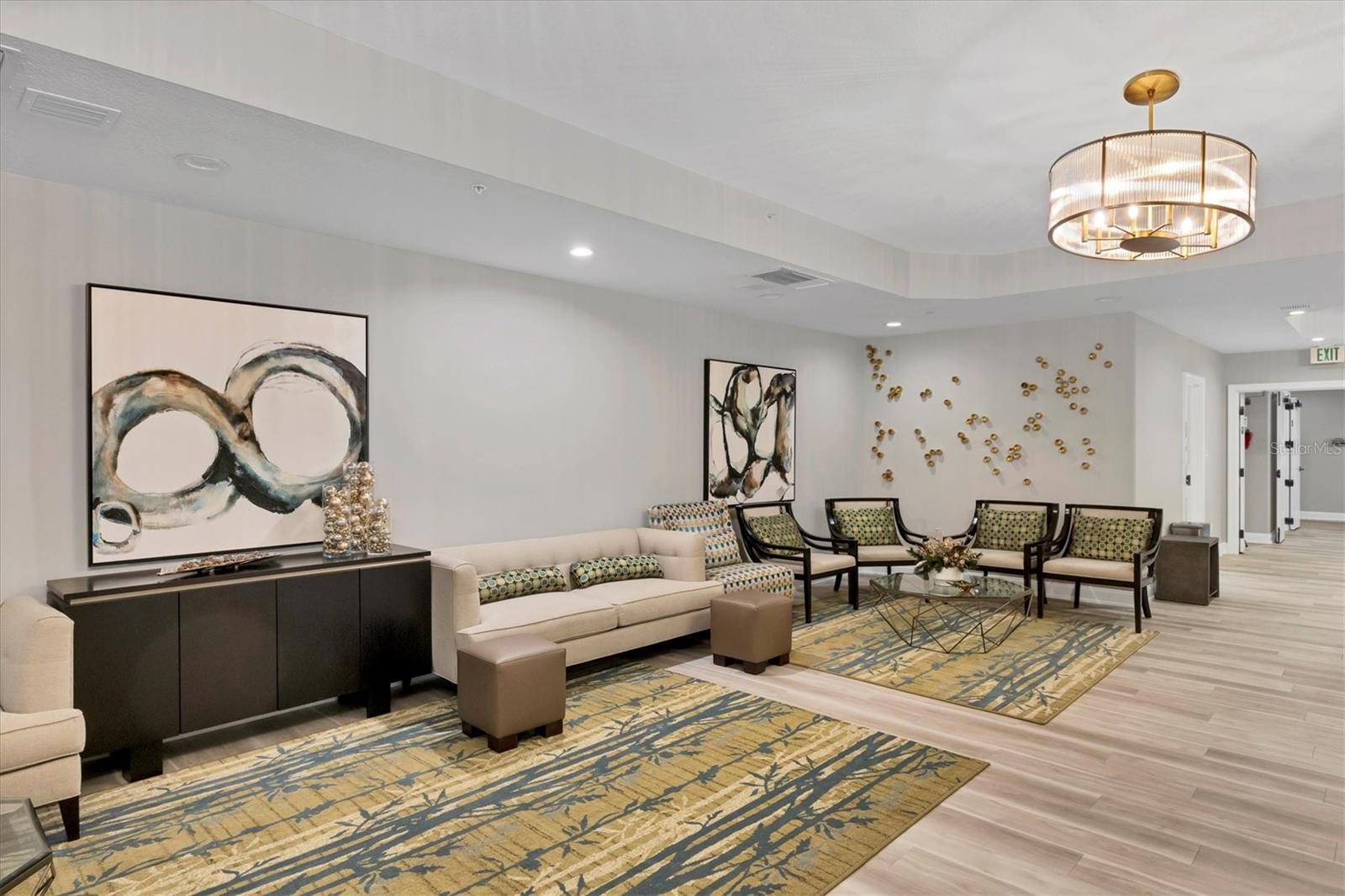 Image 13 of 94 For 505 Orange Avenue 301