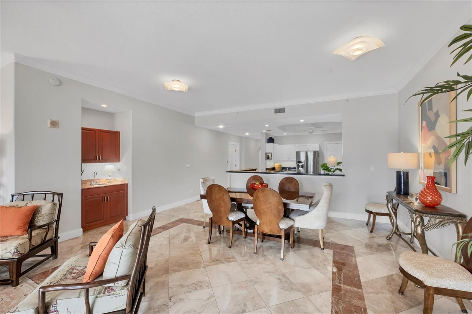 Image 27 of 94 For 505 Orange Avenue 301