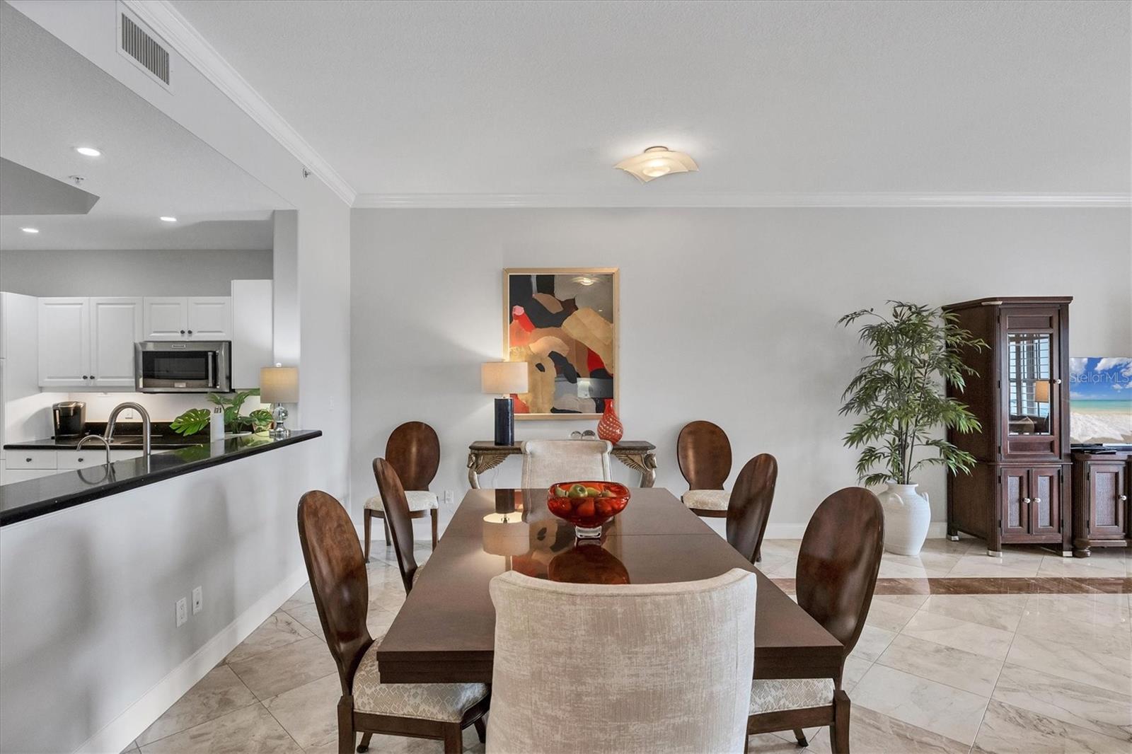 Image 29 of 94 For 505 Orange Avenue 301