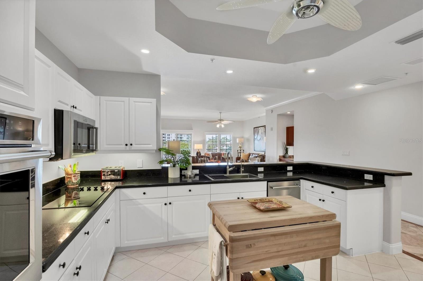 Image 33 of 94 For 505 Orange Avenue 301