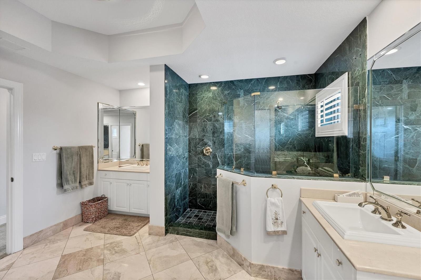 Image 43 of 94 For 505 Orange Avenue 301