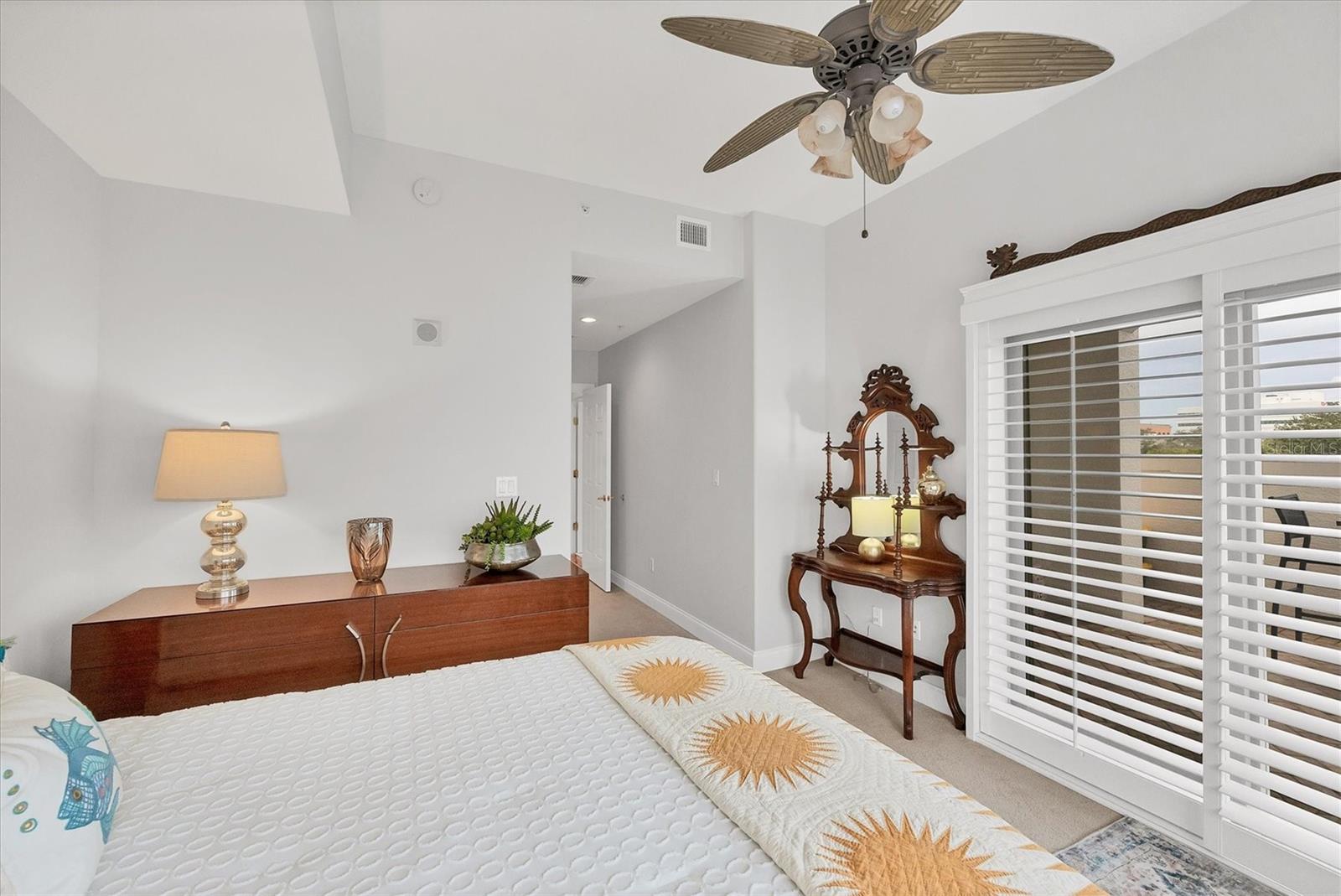 Image 50 of 94 For 505 Orange Avenue 301