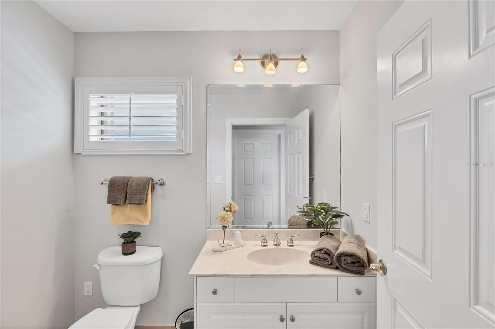 Image 54 of 94 For 505 Orange Avenue 301