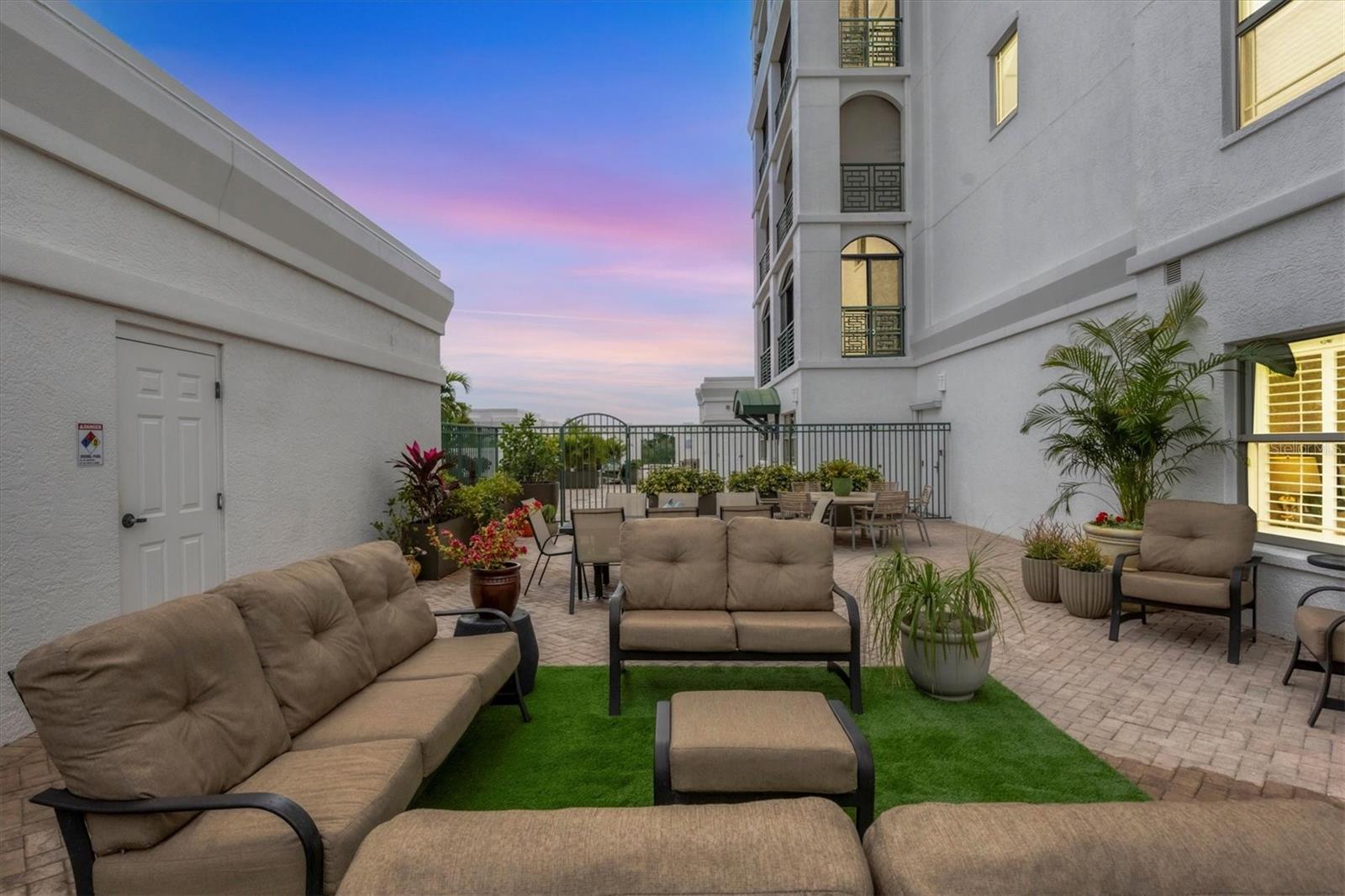 Image 56 of 94 For 505 Orange Avenue 301