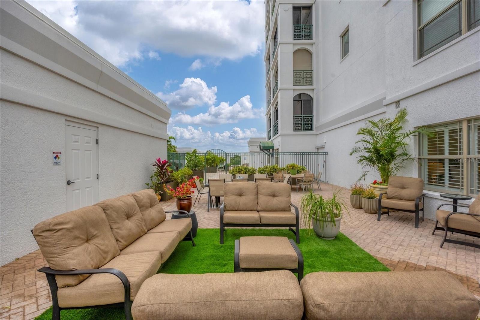 Image 62 of 94 For 505 Orange Avenue 301