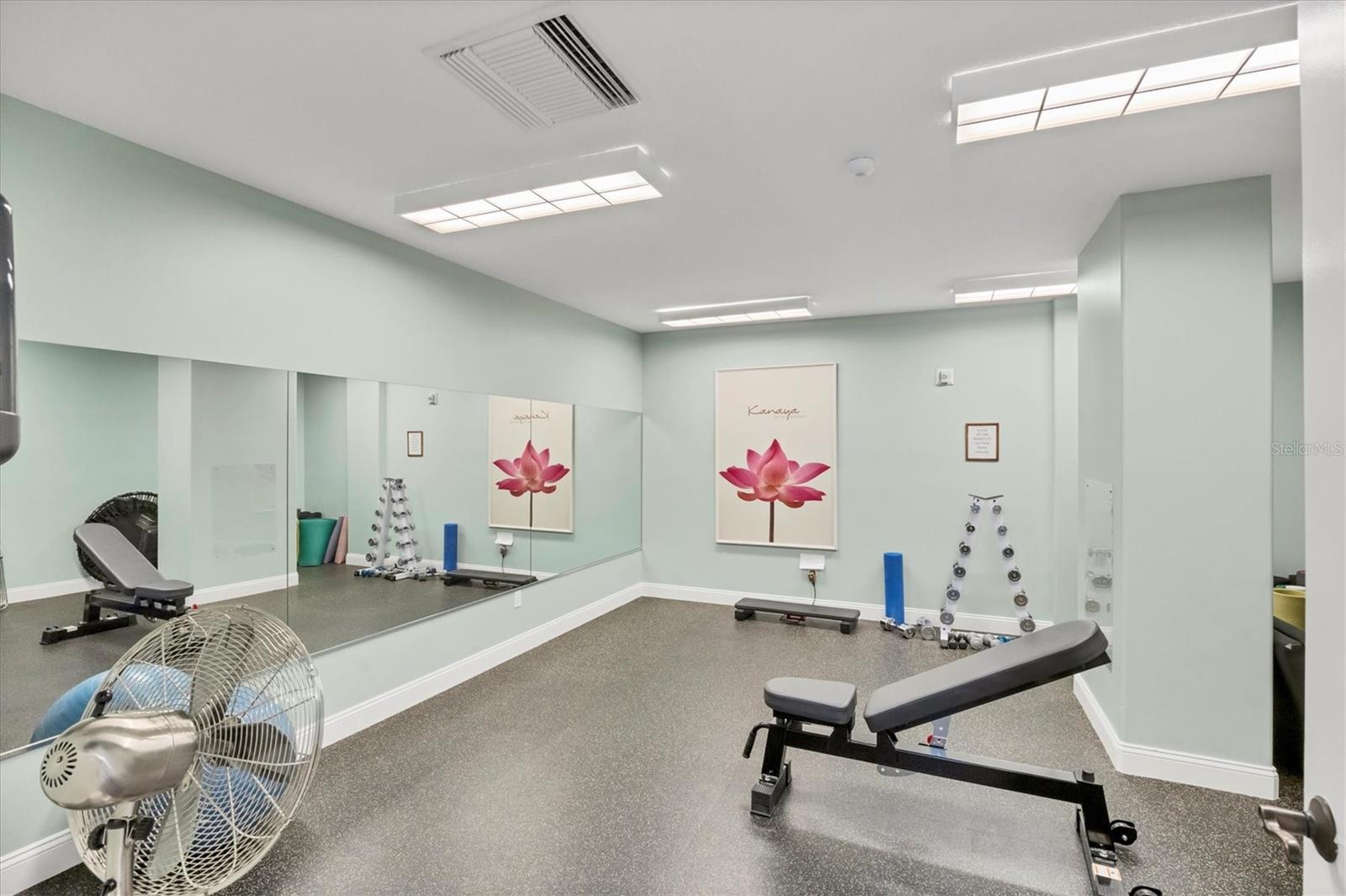 Image 74 of 94 For 505 Orange Avenue 301